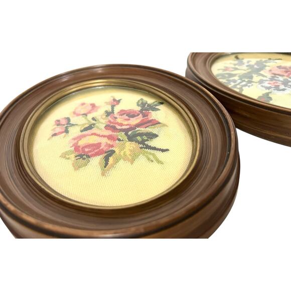 Set 2 Vintage Framed Floral  Needlepoint Oval Framed Pictures 9” x 7” - Picture 5 of 10